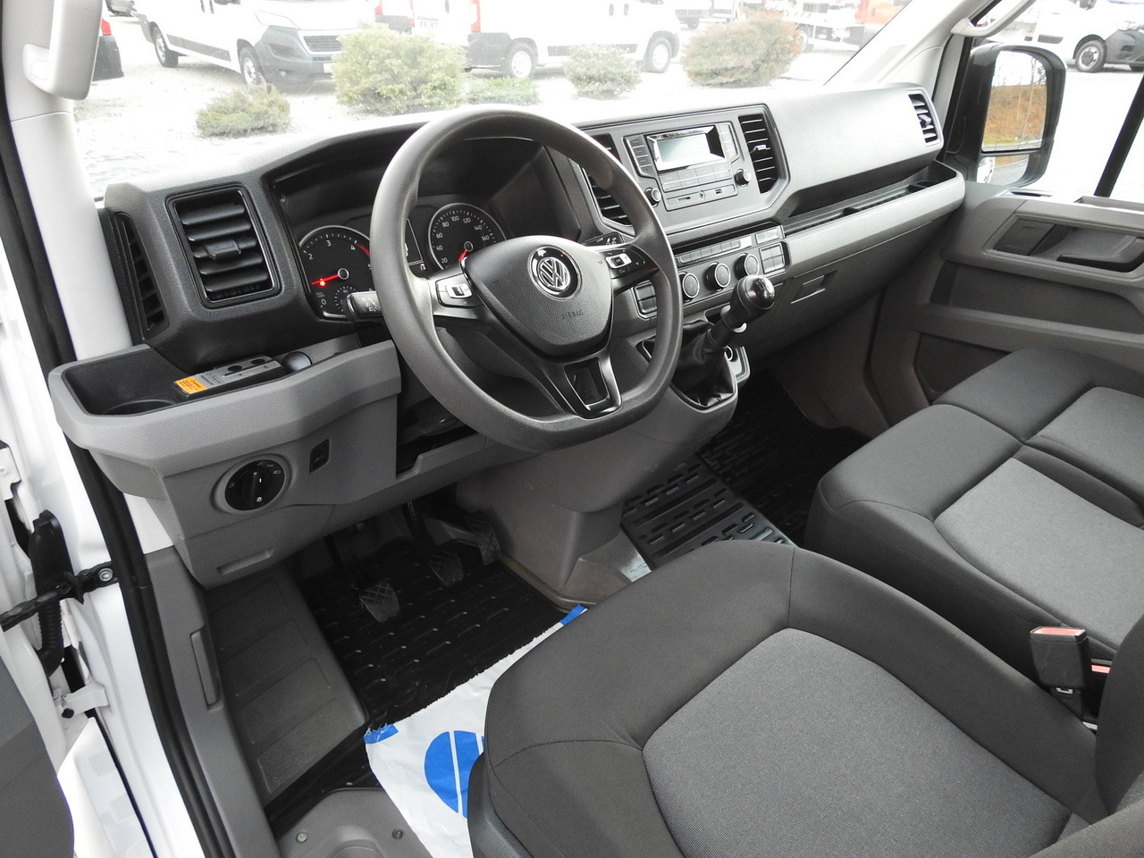 VOLKSWAGEN CRAFTER 4X4 4MOTION BOX DELIVERY VAN 7 SEATS AIR CONDITIONING 140HP - Kastenwagen: das Bild 2 VOLKSWAGEN CRAFTER 4X4 4MOTION BOX DELIVERY VAN 7 SEATS AIR CONDITIONING 140HP - Kastenwagen: das Bild 2