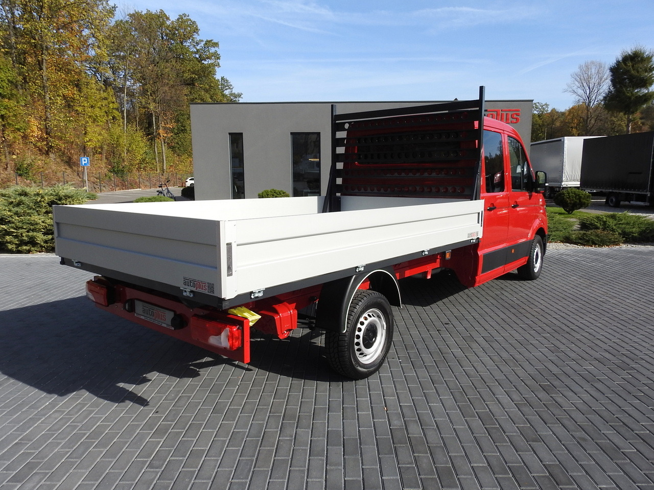 VOLKSWAGEN CRAFTER STAKE BODY DOUBLE CABIN DOKA 7 SEATS AIR CONDITIONING 140HP - Pritsche Transporter: das Bild 3 VOLKSWAGEN CRAFTER STAKE BODY DOUBLE CABIN DOKA 7 SEATS AIR CONDITIONING 140HP - Pritsche Transporter: das Bild 3