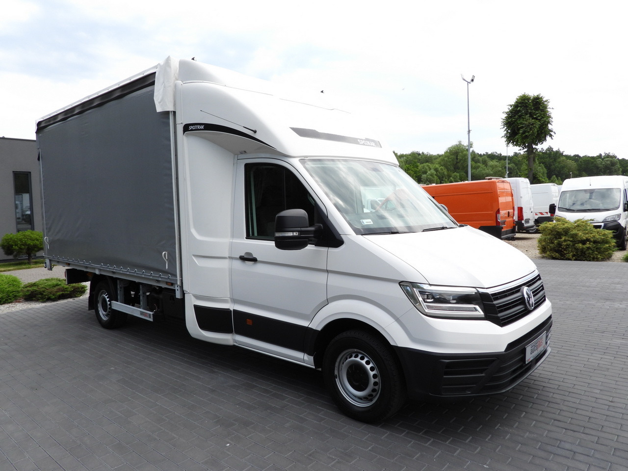 VOLKSWAGEN CRAFTER TARPAULIN 8 PALLETS CRUISE CONTROL LED LIGHTS AIR CONDITIONING 180HP - Planen Transporter: das Bild 4 VOLKSWAGEN CRAFTER TARPAULIN 8 PALLETS CRUISE CONTROL LED LIGHTS AIR CONDITIONING 180HP - Planen Transporter: das Bild 4