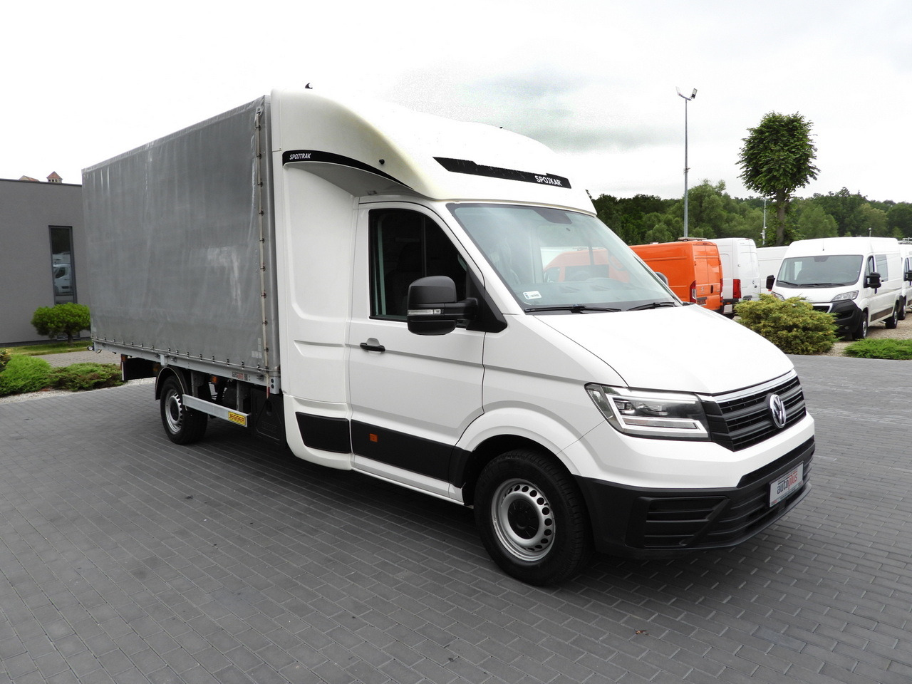 VOLKSWAGEN CRAFTER TARPAULIN 8 PALLETS WEBASTO CRUISE CONTROL LED LIGHTS AIR CONDITIONING 180HP - Planen Transporter: das Bild 4 VOLKSWAGEN CRAFTER TARPAULIN 8 PALLETS WEBASTO CRUISE CONTROL LED LIGHTS AIR CONDITIONING 180HP - Planen Transporter: das Bild 4