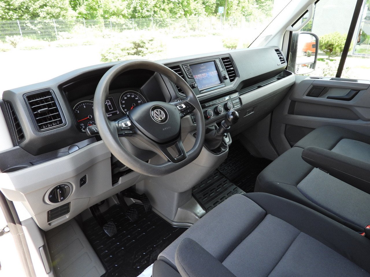 VOLKSWAGEN CRAFTER TIPPER CRUISE CONTROL TWIN WHEELS AIR CONDITIONING 180HP - Kipper Transporter: das Bild 2 VOLKSWAGEN CRAFTER TIPPER CRUISE CONTROL TWIN WHEELS AIR CONDITIONING 180HP - Kipper Transporter: das Bild 2