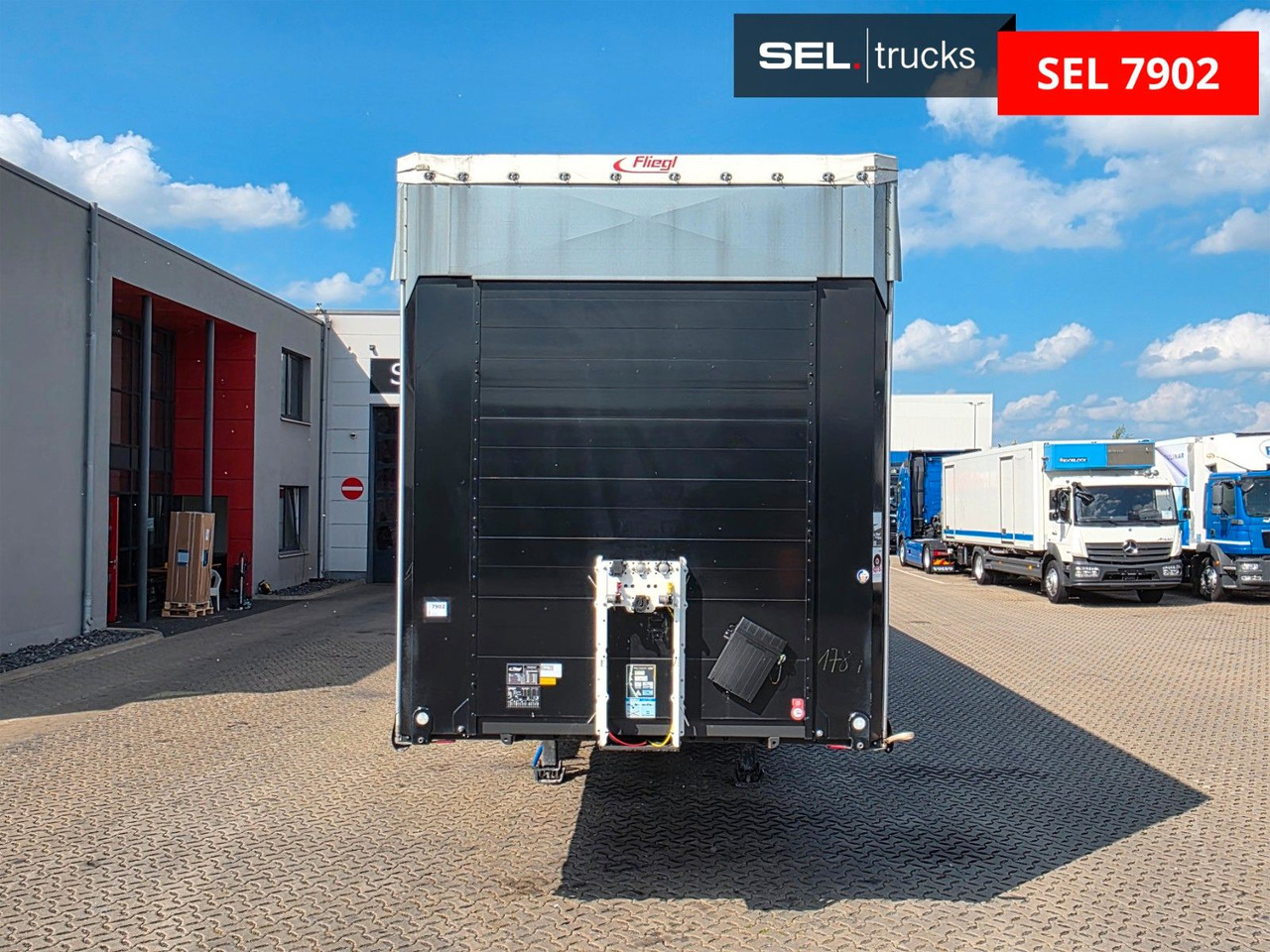 Fliegl SDS 390 X-tra Long / Mega / Long Trailer - Planenauflieger: das Bild 2 Fliegl SDS 390 X-tra Long / Mega / Long Trailer - Planenauflieger: das Bild 2