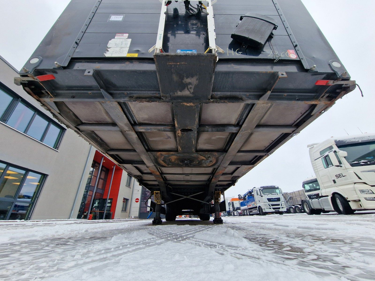 Planenauflieger Fliegl SZS320 / Hubdach / EDSCHA / Mega: das Bild 27 Planenauflieger Fliegl SZS320 / Hubdach / EDSCHA / Mega: das Bild 27