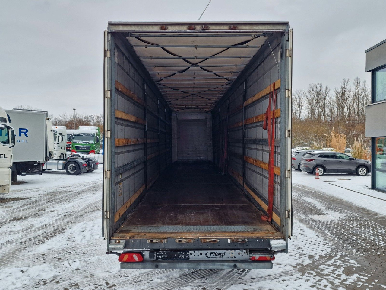 Planenauflieger Fliegl SZS320 / Hubdach / EDSCHA / Mega: das Bild 9 Planenauflieger Fliegl SZS320 / Hubdach / EDSCHA / Mega: das Bild 9