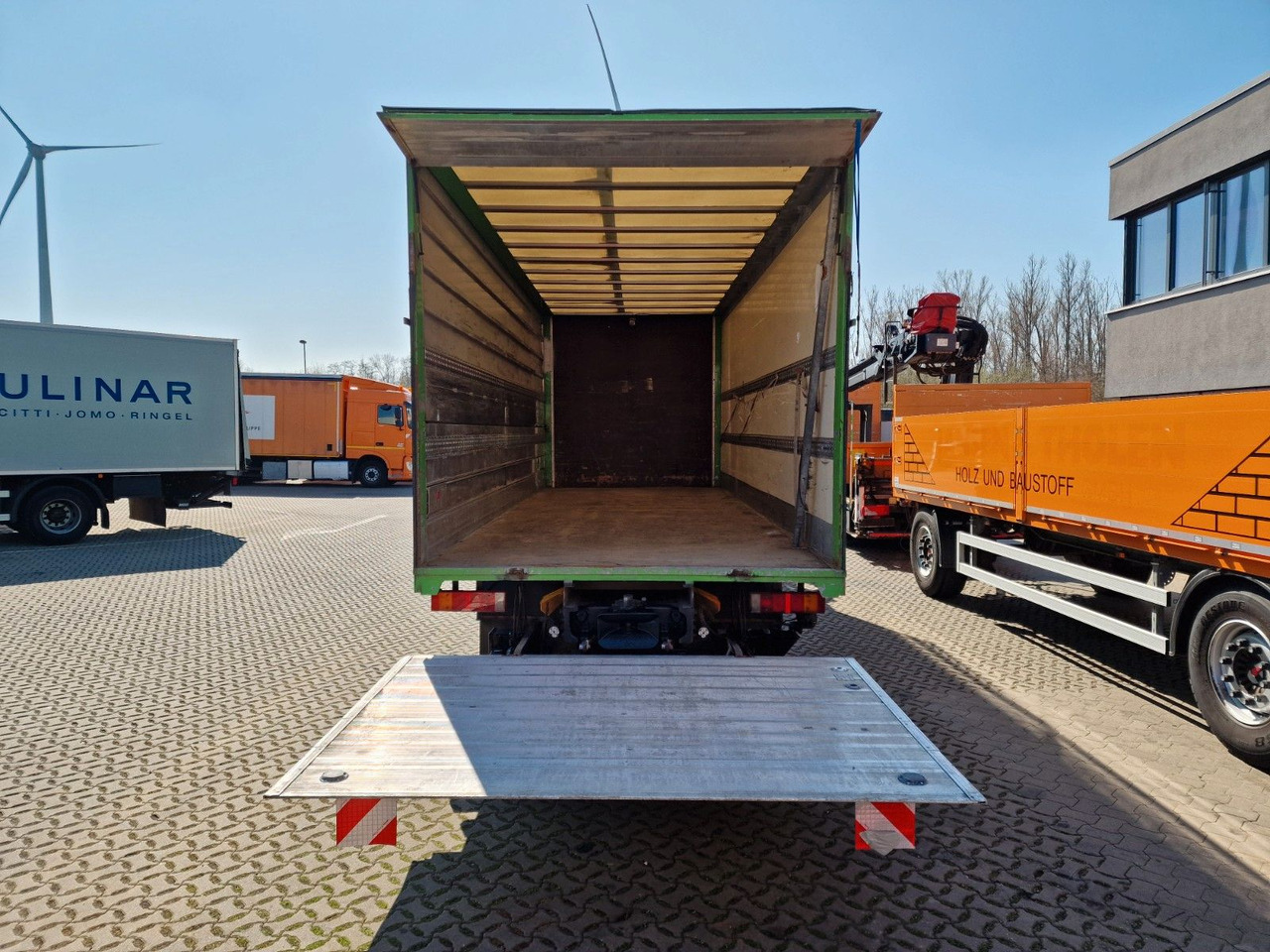 Koffer LKW Iveco Stralis 360 / Ladebordwand: das Bild 9