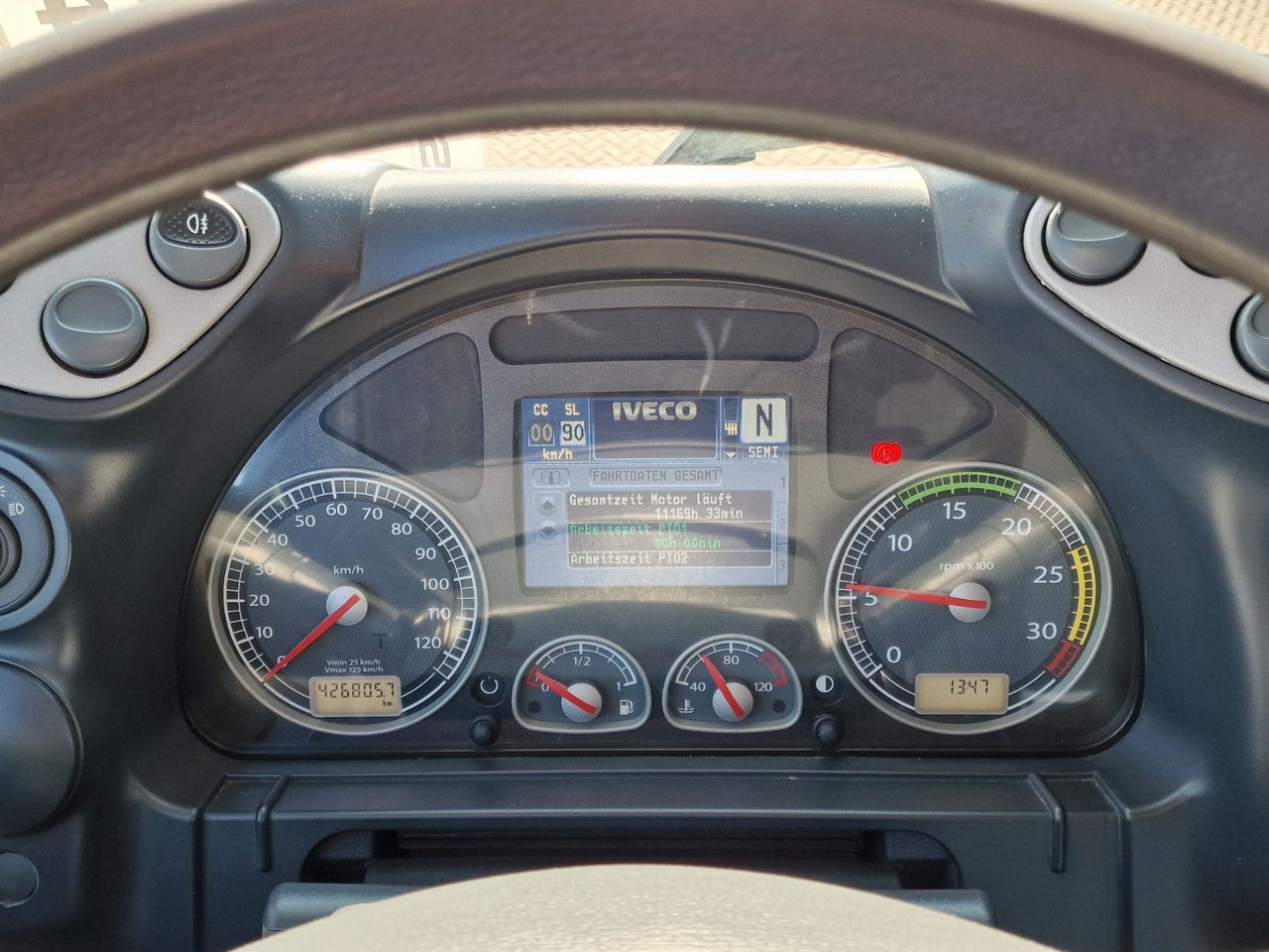 Koffer LKW Iveco Stralis 360 / Ladebordwand: das Bild 23