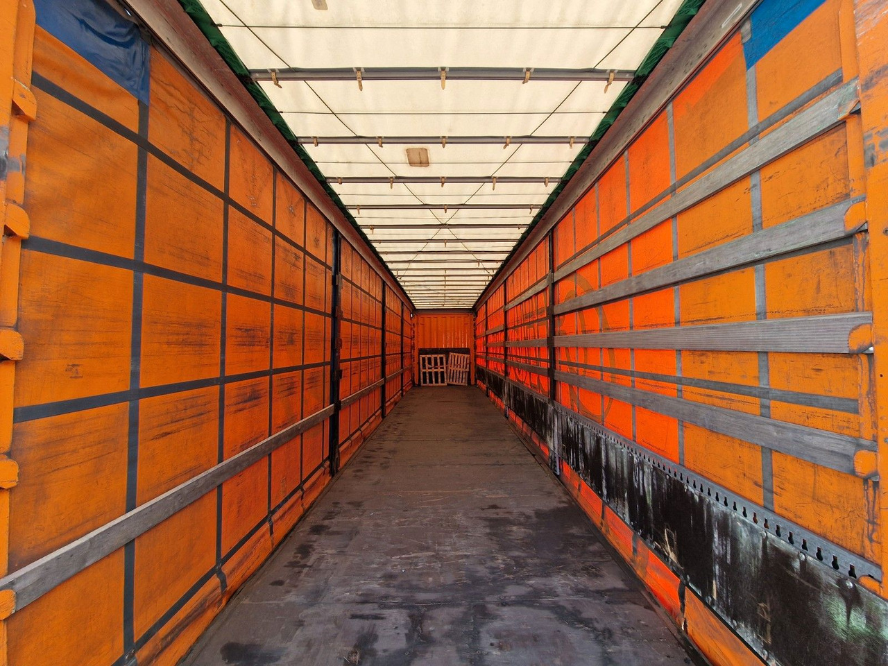 Planenauflieger Krone SD / Hubdach / EDSCHA / Mega: das Bild 10 Planenauflieger Krone SD / Hubdach / EDSCHA / Mega: das Bild 10