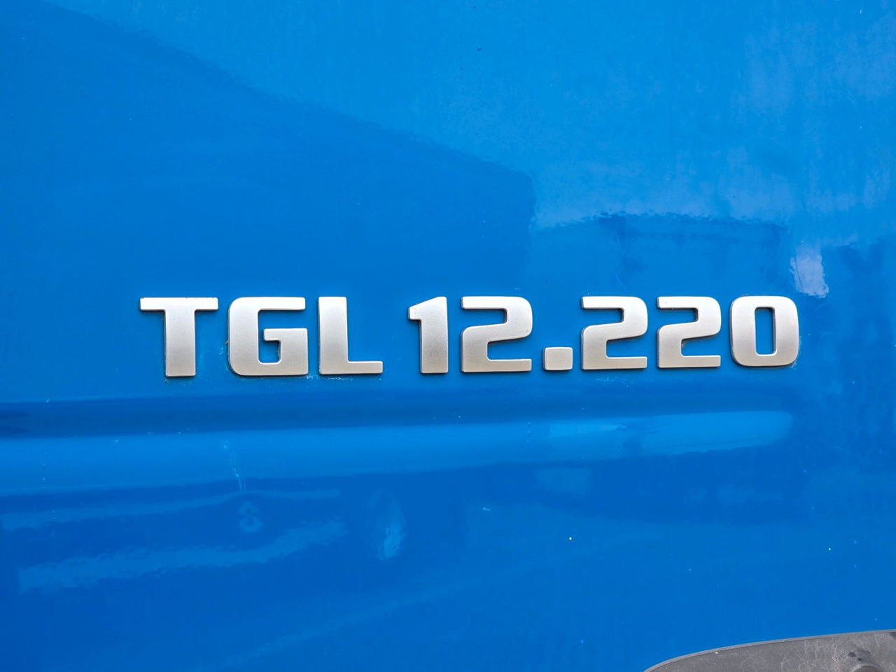 Koffer LKW MAN TGL 12.220 4x2 BL / Ladebordwand: das Bild 25 Koffer LKW MAN TGL 12.220 4x2 BL / Ladebordwand: das Bild 25