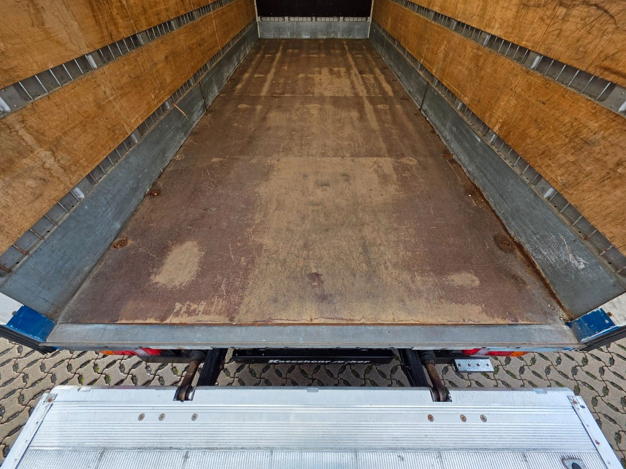 Koffer LKW MAN TGL 12.220 4x2 BL / Ladebordwand: das Bild 12 Koffer LKW MAN TGL 12.220 4x2 BL / Ladebordwand: das Bild 12