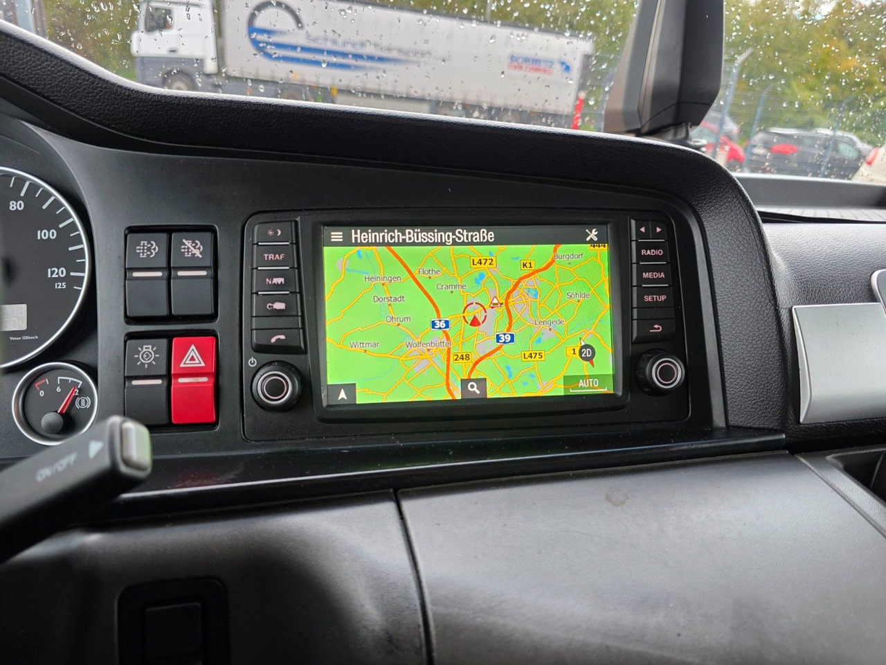 Koffer LKW MAN TGL 12.220 4x2 BL / Ladebordwand: das Bild 37 Koffer LKW MAN TGL 12.220 4x2 BL / Ladebordwand: das Bild 37