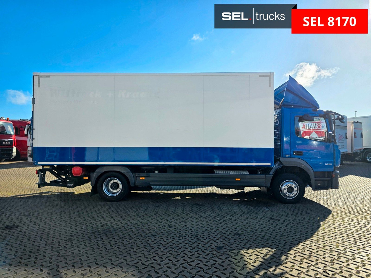 Mercedes-Benz Atego 1218 / Ladebordwand - Koffer LKW: das Bild 4 Mercedes-Benz Atego 1218 / Ladebordwand - Koffer LKW: das Bild 4