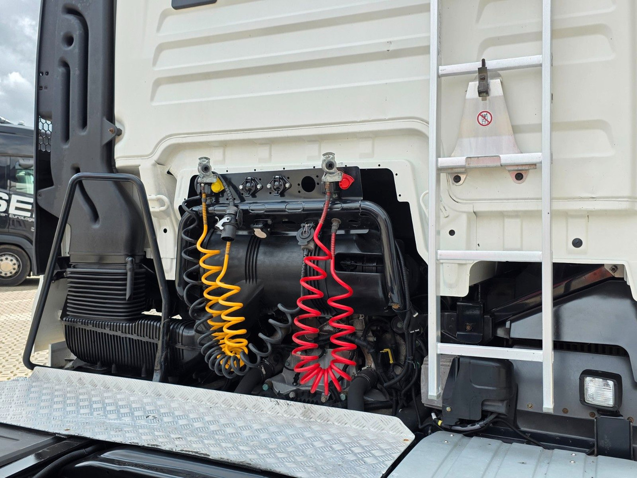 Sattelzugmaschine MAN TGX 18.400 4x2 LLS-U / ZF Intarder / Hubkupplung: das Bild 12 Sattelzugmaschine MAN TGX 18.400 4x2 LLS-U / ZF Intarder / Hubkupplung: das Bild 12