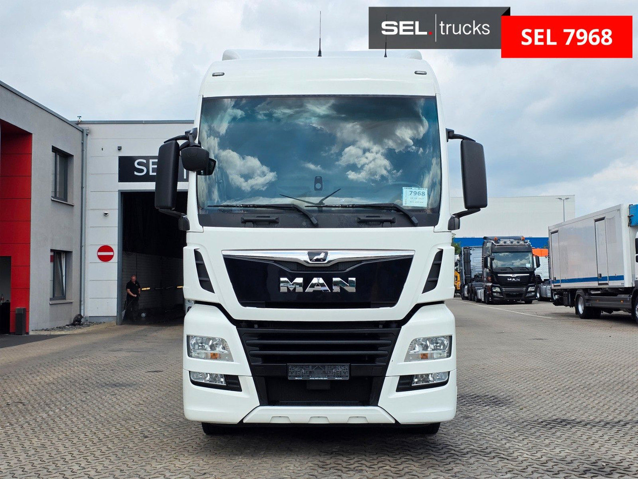 MAN TGX 18.460 4X2 BLS / Retarder / 2 Tanks / ADR AT - Sattelzugmaschine: das Bild 2 MAN TGX 18.460 4X2 BLS / Retarder / 2 Tanks / ADR AT - Sattelzugmaschine: das Bild 2
