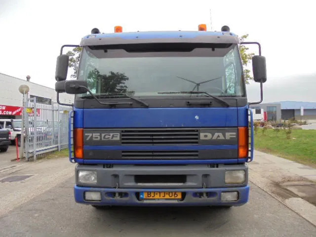 DAF 75.270 4X2 NL TRUCK - Autokran: das Bild 2 DAF 75.270 4X2 NL TRUCK - Autokran: das Bild 2