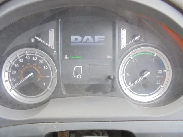 Kipper, Autokran DAF CF 370 8X4 + PALFINGER EPSILON: das Bild 10