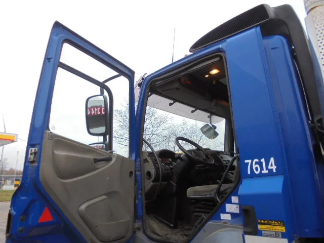 Fahrgestell LKW DAF CF 75.250 6X2: das Bild 9