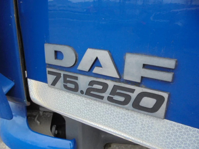 Fahrgestell LKW DAF CF 75.250 6X2: das Bild 8