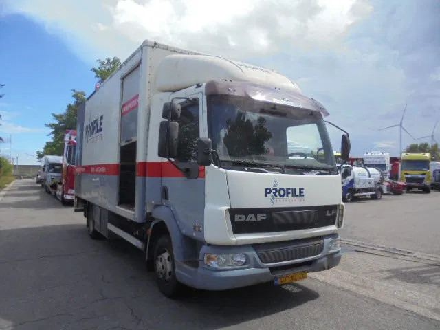 DAF LF 45 150 NL TRUCK SERVICE TRUCK SERVICE TRUCK MET COMPRESSOR - Koffer LKW: das Bild 5 DAF LF 45 150 NL TRUCK SERVICE TRUCK SERVICE TRUCK MET COMPRESSOR - Koffer LKW: das Bild 5
