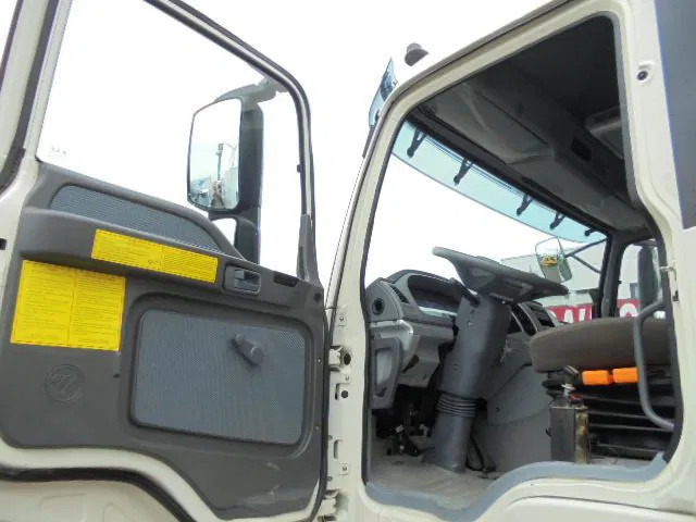 Diversen FOTON DAIMLER TX 3234 6X4 FOTON DAIMLER TX 3234 6X4 - Kipper: das Bild 5 Diversen FOTON DAIMLER TX 3234 6X4 FOTON DAIMLER TX 3234 6X4 - Kipper: das Bild 5