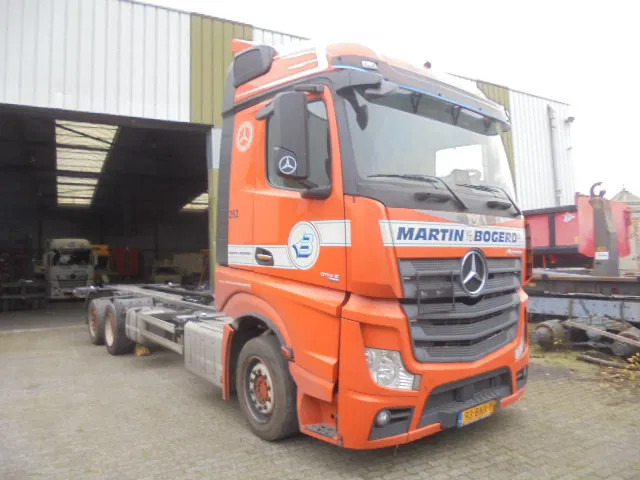 Mercedes-Benz Actros 2542 LS 6X2 ENGINE BROKE - Containerwagen/ Wechselfahrgestell LKW: das Bild 3 Mercedes-Benz Actros 2542 LS 6X2 ENGINE BROKE - Containerwagen/ Wechselfahrgestell LKW: das Bild 3