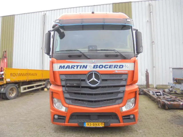 Mercedes-Benz Actros 2542 LS 6X2 ENGINE BROKE - Containerwagen/ Wechselfahrgestell LKW: das Bild 2 Mercedes-Benz Actros 2542 LS 6X2 ENGINE BROKE - Containerwagen/ Wechselfahrgestell LKW: das Bild 2