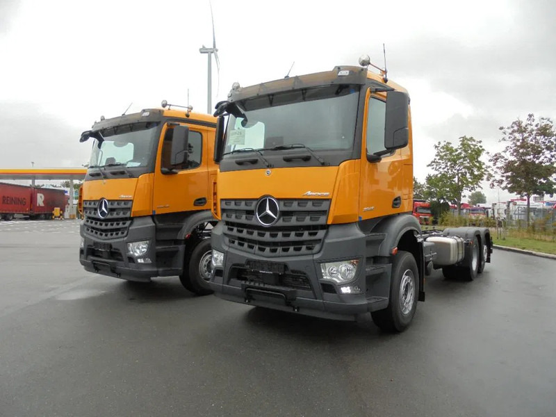 Mercedes-Benz Arocs 2848 6X2 NEW DEMO - Fahrgestell LKW: das Bild 1 Mercedes-Benz Arocs 2848 6X2 NEW DEMO - Fahrgestell LKW: das Bild 1