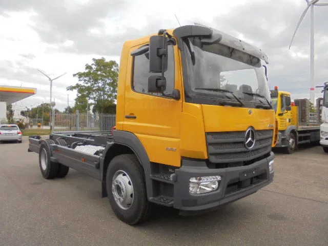 Mercedes-Benz Atego 1518 NEW DEMO MET FABRIEKS GARANTIE - Fahrgestell LKW: das Bild 3 Mercedes-Benz Atego 1518 NEW DEMO MET FABRIEKS GARANTIE - Fahrgestell LKW: das Bild 3