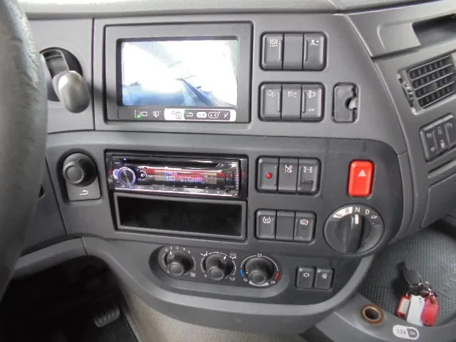 Sattelzugmaschine DAF XF 440 SUPER SPACE CAB: das Bild 15