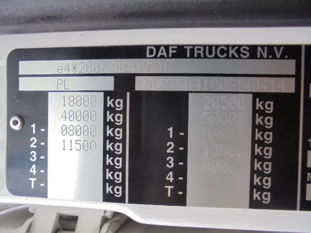 Sattelzugmaschine DAF XF 440 SUPER SPACE CAB: das Bild 17
