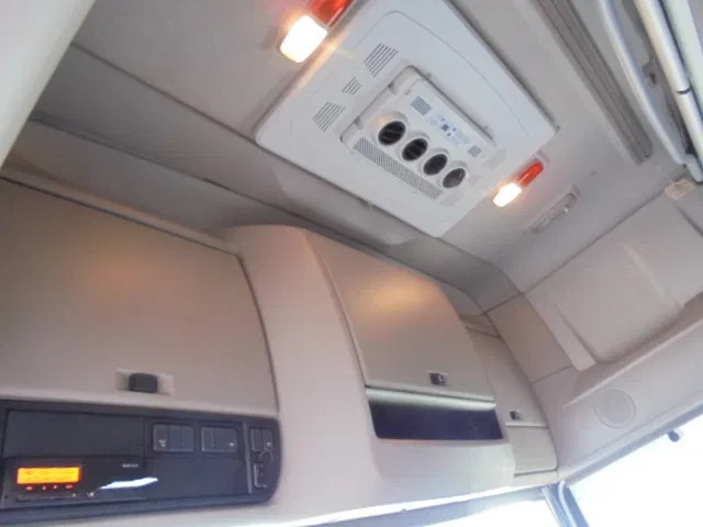 Sattelzugmaschine DAF XF 440 SUPER SPACE CAB: das Bild 7