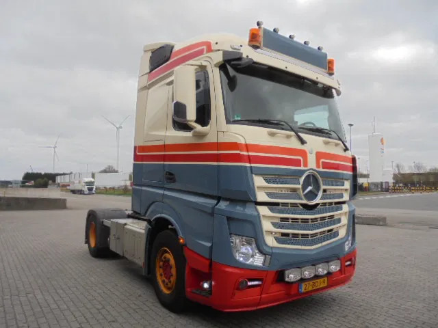 Mercedes-Benz Actros 1845 LS NL TRUCK - Sattelzugmaschine: das Bild 3 Mercedes-Benz Actros 1845 LS NL TRUCK - Sattelzugmaschine: das Bild 3