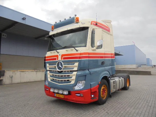 Mercedes-Benz Actros 1845 LS NL TRUCK - Sattelzugmaschine: das Bild 1 Mercedes-Benz Actros 1845 LS NL TRUCK - Sattelzugmaschine: das Bild 1