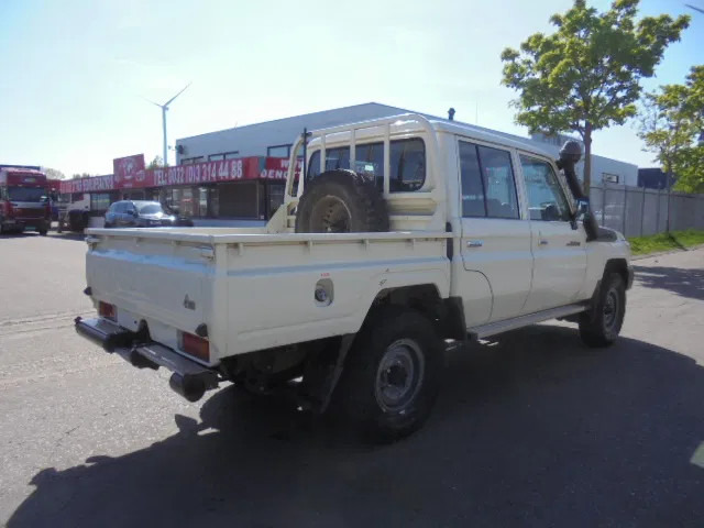 Toyota Land Cruiser HJ79L 4X4 CREWCAB PICKUP EXPORT OUTSIDE EU ONLY - PKW: das Bild 4 Toyota Land Cruiser HJ79L 4X4 CREWCAB PICKUP EXPORT OUTSIDE EU ONLY - PKW: das Bild 4