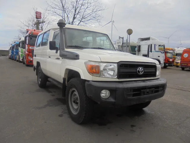 Toyota Land Cruiser HZJ78L 4WD EXPORT OUT EU ONLY - PKW: das Bild 3 Toyota Land Cruiser HZJ78L 4WD EXPORT OUT EU ONLY - PKW: das Bild 3