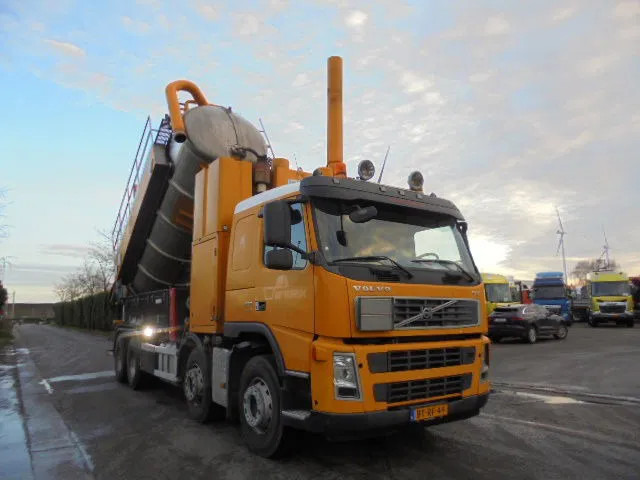 Volvo FM 400 8X4 NL TRUCK - Saug-/ Spülfahrzeug: das Bild 3 Volvo FM 400 8X4 NL TRUCK - Saug-/ Spülfahrzeug: das Bild 3
