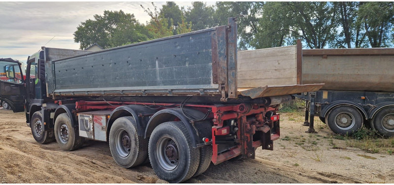 Volvo FM 12 - Seil Abrollkipper: das Bild 3 Volvo FM 12 - Seil Abrollkipper: das Bild 3