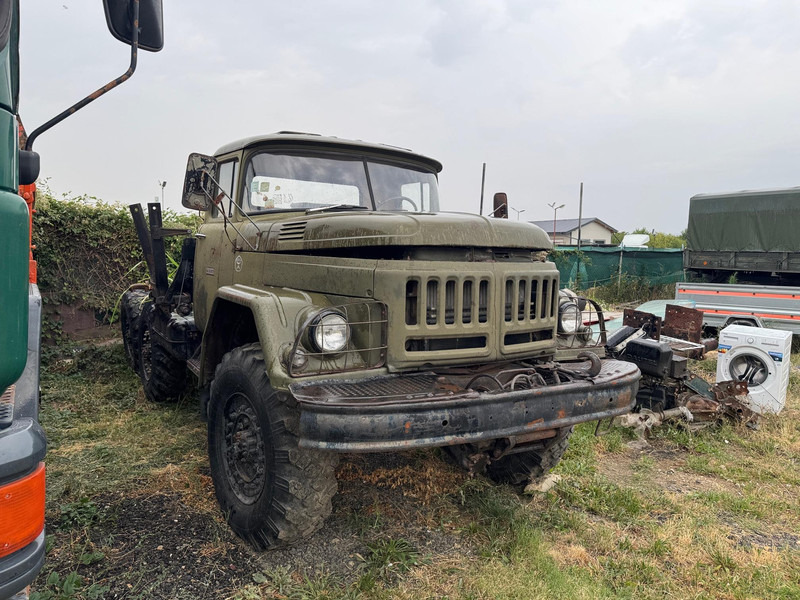 ZIL 131, 6X6 - Fahrgestell LKW: das Bild 2 ZIL 131, 6X6 - Fahrgestell LKW: das Bild 2