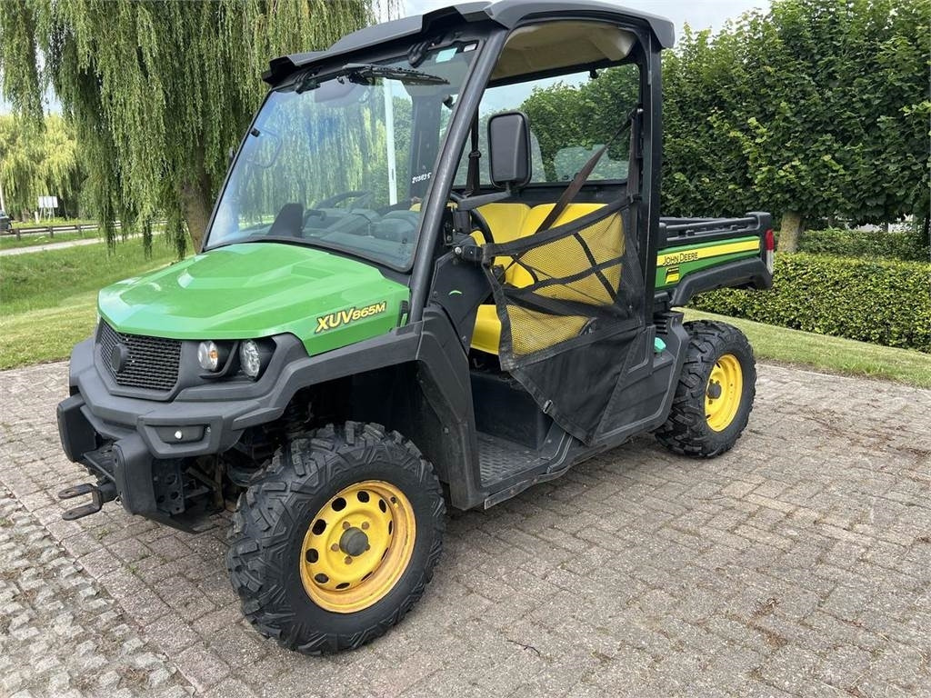 John Deere XUV865M - Quad: das Bild 1 John Deere XUV865M - Quad: das Bild 1