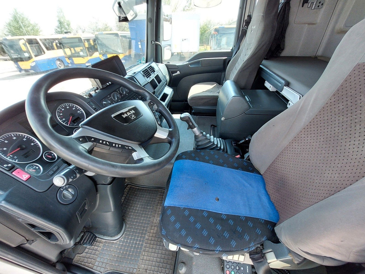 Pritsche LKW, Autokran MAN GA 26.320 6X2-2 BL + Kran Fassi F110AC22: das Bild 17