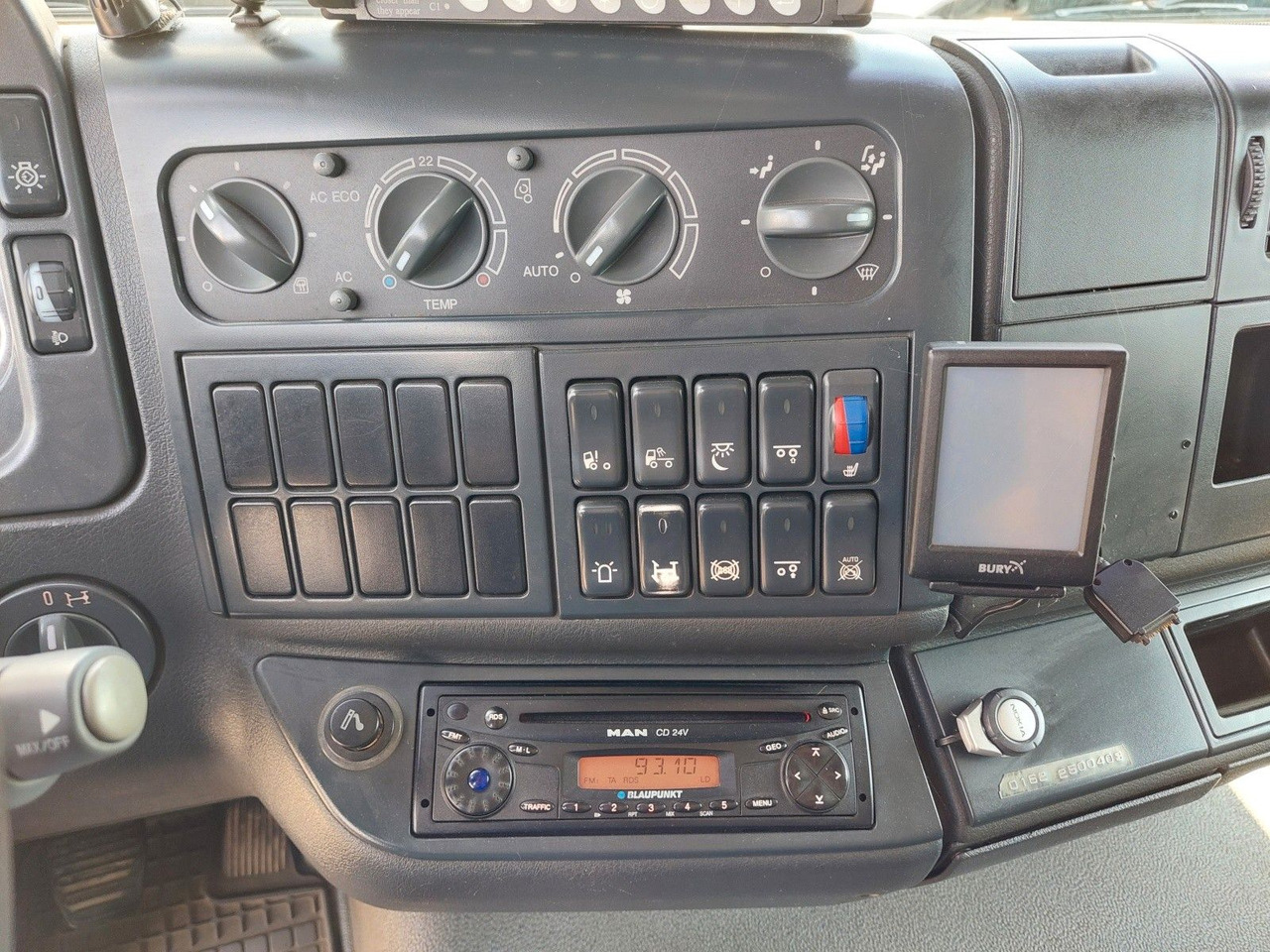 Pritsche LKW, Autokran MAN GA 26.320 6X2-2 BL + Kran Fassi F110AC22: das Bild 19