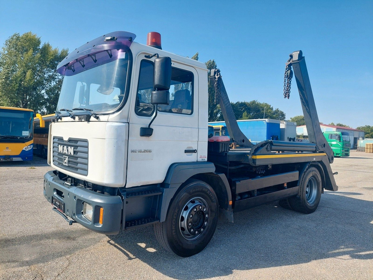 MAN ME 18.280 BB 4x2 - Plane LKW: das Bild 1 MAN ME 18.280 BB 4x2 - Plane LKW: das Bild 1