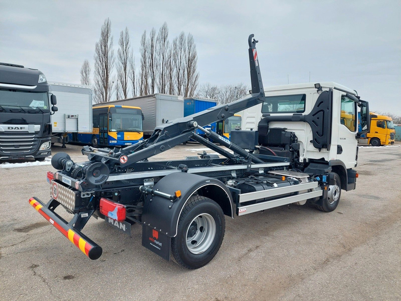 MAN TG3 TGL 12.190 BB 4x2 - Abrollkipper: das Bild 4 MAN TG3 TGL 12.190 BB 4x2 - Abrollkipper: das Bild 4