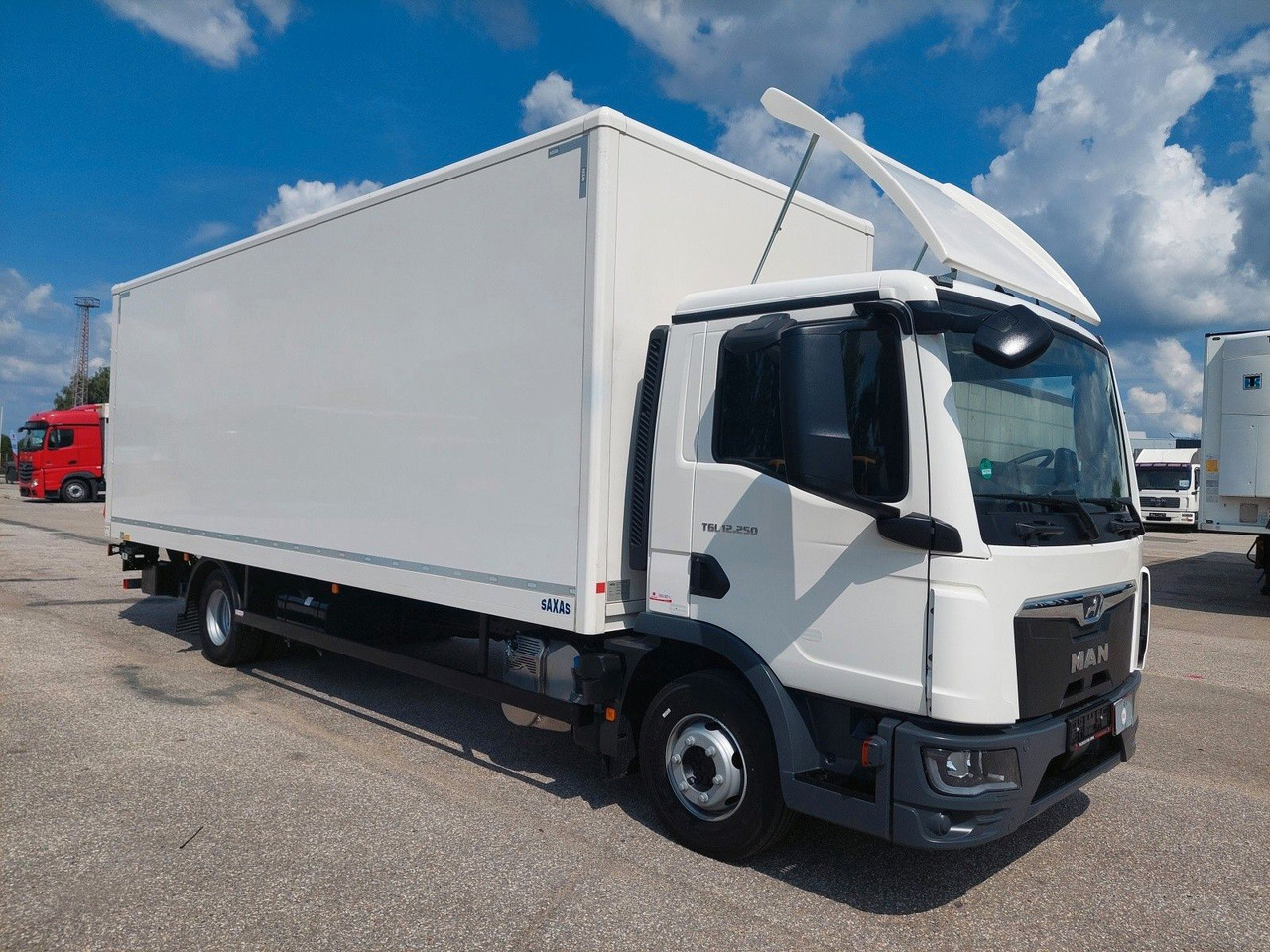 MAN TGL 12.250 BL CH 4x2 LBW 17 Palleten - Koffer LKW: das Bild 2 MAN TGL 12.250 BL CH 4x2 LBW 17 Palleten - Koffer LKW: das Bild 2