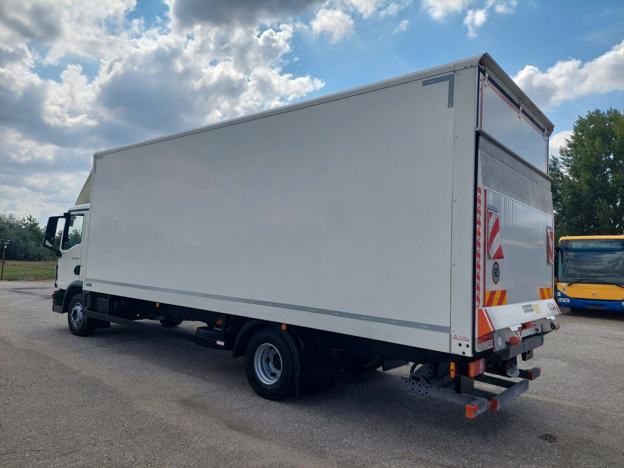 MAN TGL 12.250 BL CH 4x2 LBW 17 Palleten - Koffer LKW: das Bild 3 MAN TGL 12.250 BL CH 4x2 LBW 17 Palleten - Koffer LKW: das Bild 3