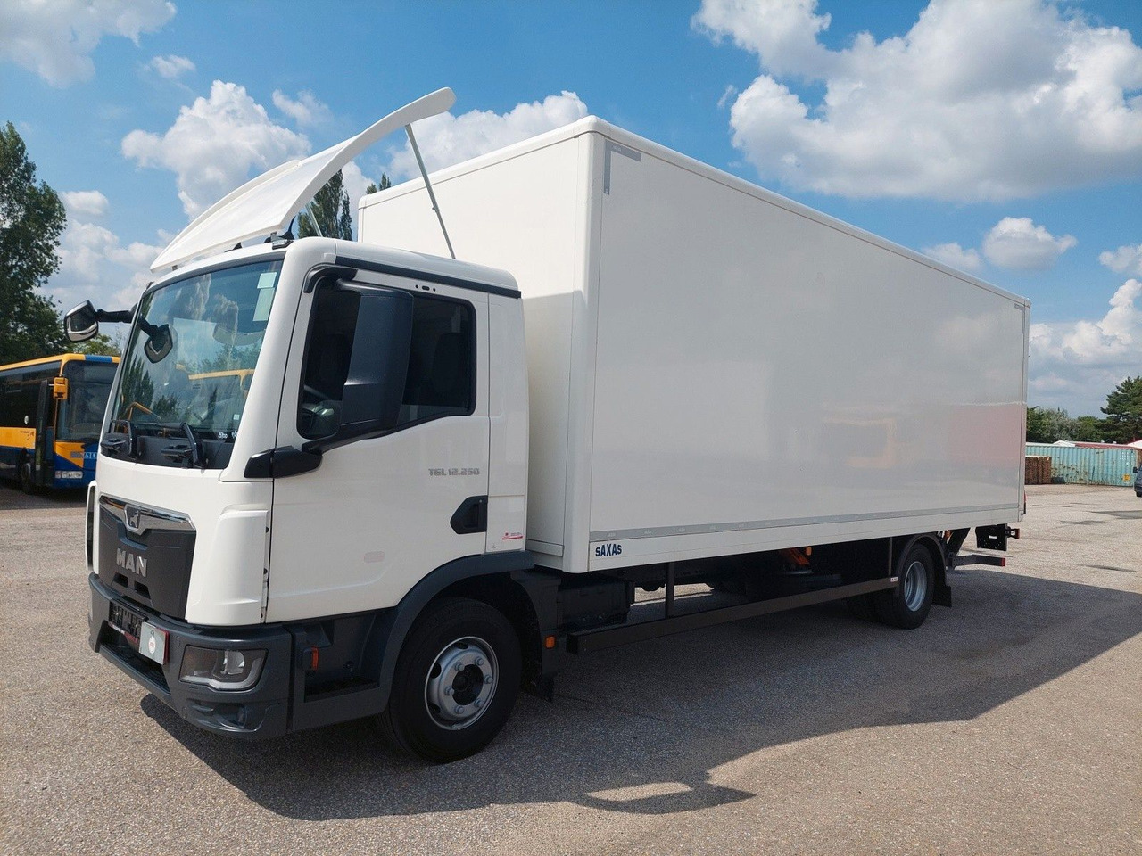 MAN TGL 12.250 BL CH 4x2 LBW 17 Palleten - Koffer LKW: das Bild 1 MAN TGL 12.250 BL CH 4x2 LBW 17 Palleten - Koffer LKW: das Bild 1