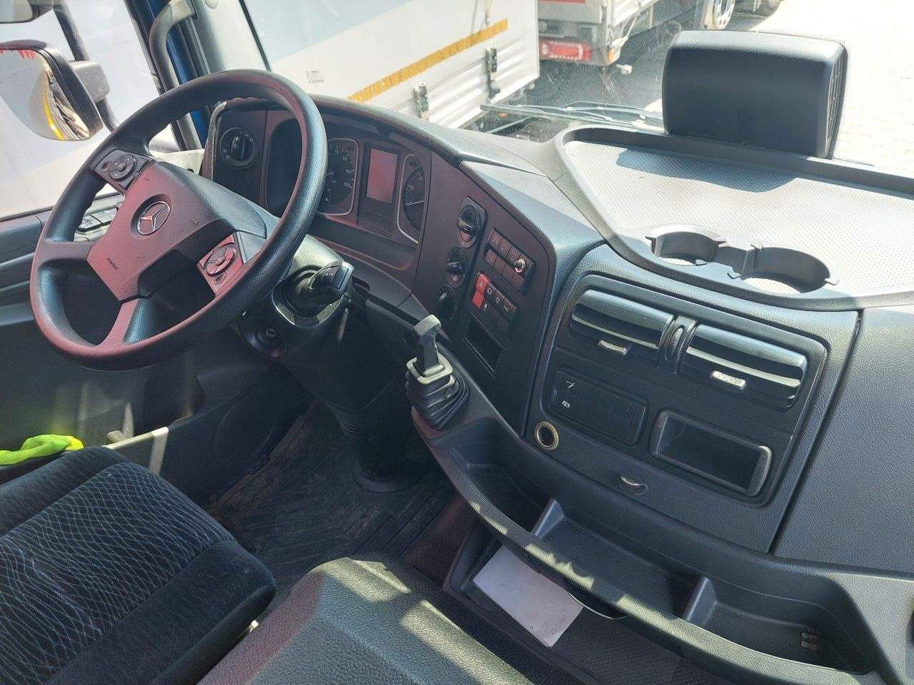Mercedes-Benz Atego 1224L 4x2 LBW UNFALL!!! - Plane LKW: das Bild 5 Mercedes-Benz Atego 1224L 4x2 LBW UNFALL!!! - Plane LKW: das Bild 5