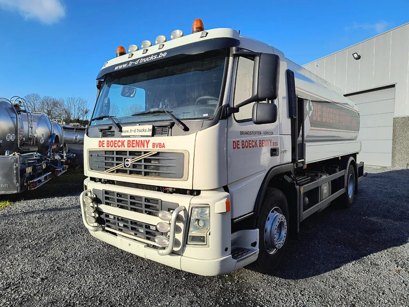 Volvo FM 300 14000L FUEL/CARBURANT - 4 COMP - Tankwagen: das Bild 1 Volvo FM 300 14000L FUEL/CARBURANT - 4 COMP - Tankwagen: das Bild 1