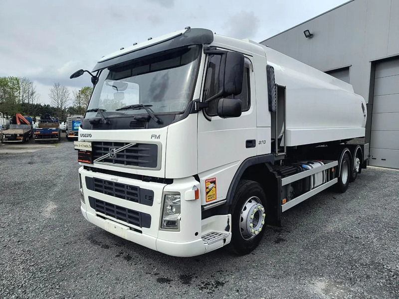 Volvo FM 370 18000L FUEL/CARBURANT - 5 COMP - Tankwagen: das Bild 1 Volvo FM 370 18000L FUEL/CARBURANT - 5 COMP - Tankwagen: das Bild 1