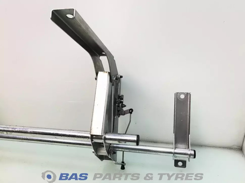 DAF Bevestigingsframe DAF 2331577 - Aeropack/ Spoiler für LKW: das Bild 2 DAF Bevestigingsframe DAF 2331577 - Aeropack/ Spoiler für LKW: das Bild 2