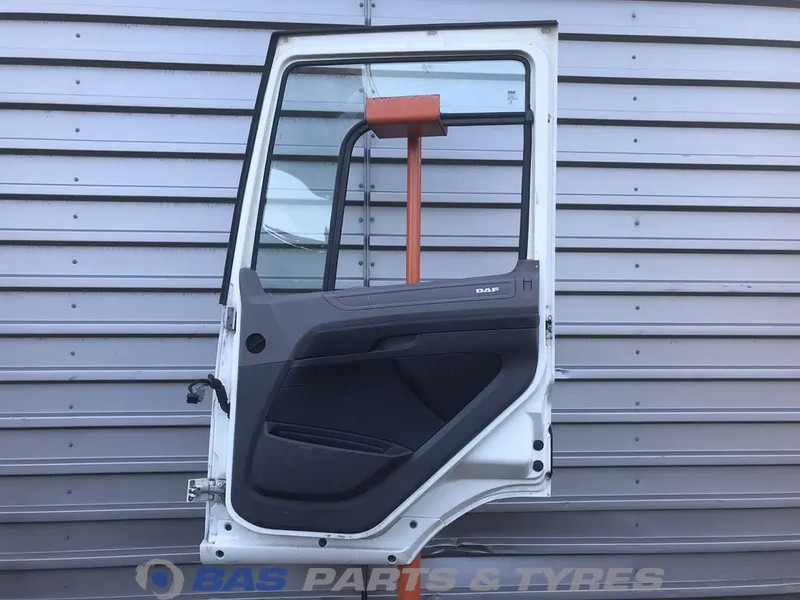 DAF CF Euro 6 - Tür und Teile für LKW: das Bild 2 DAF CF Euro 6 - Tür und Teile für LKW: das Bild 2